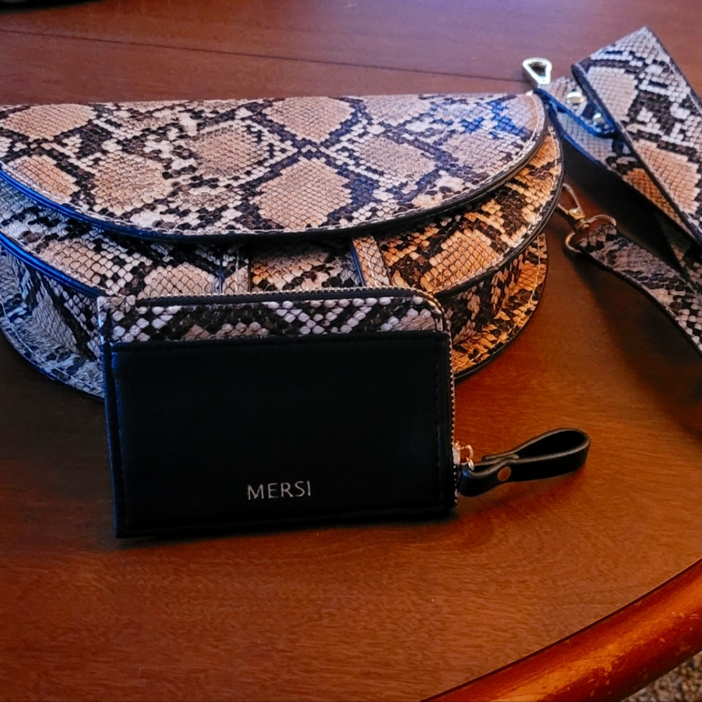 Snake Skin Crossbody Purse with matching mini wallet . Mersi brand